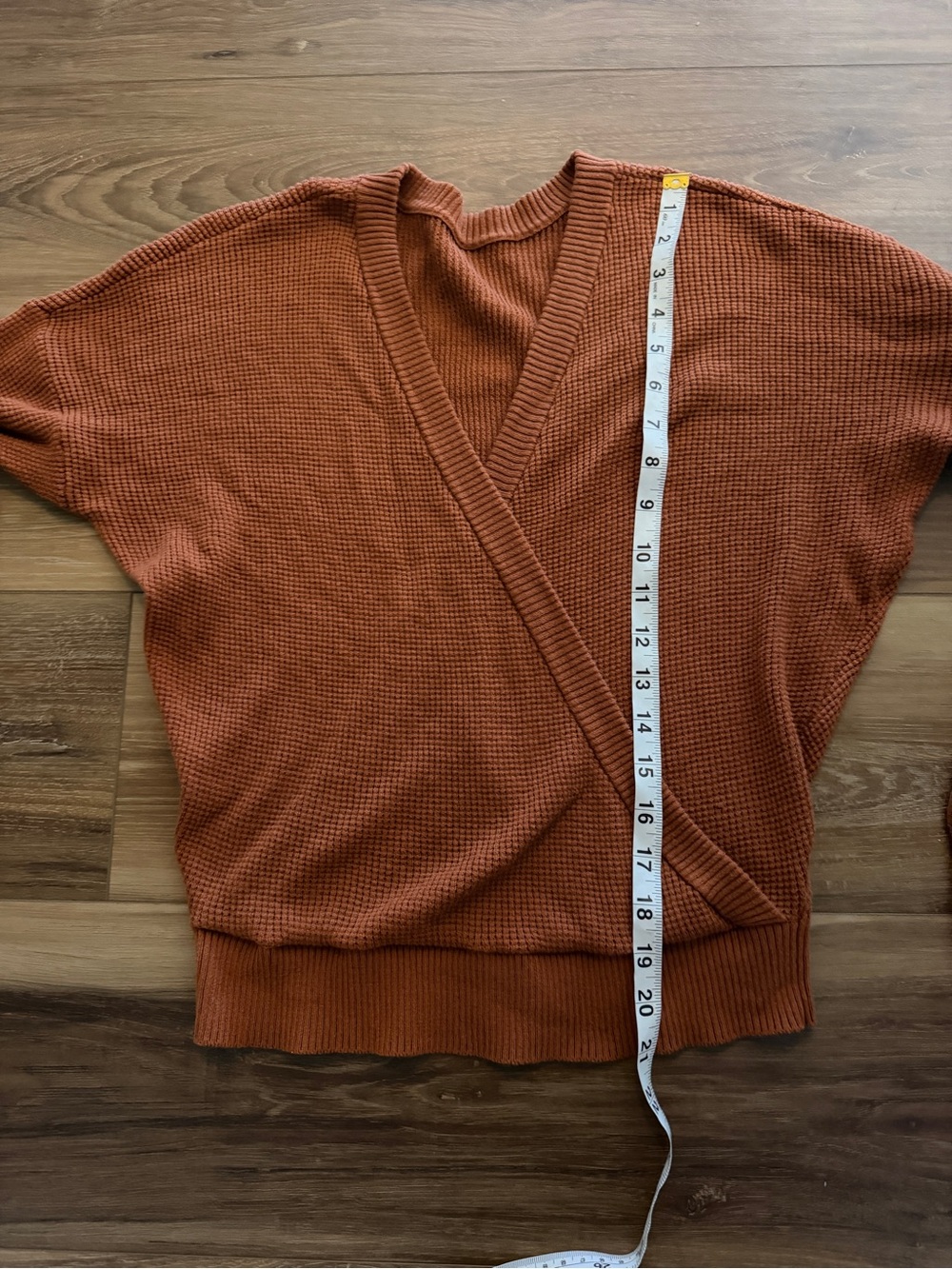 Splendid Cloudsoft Relaxed Crossover Sweater waffle-knit dark orange size XS - Picture 8 of 8